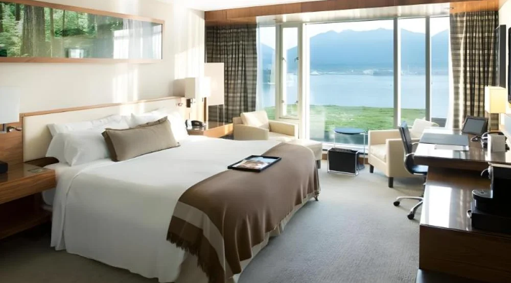 Fairmont Gold Harbor and Mountain View Room with King Bed at Fairmont Pacific Rim