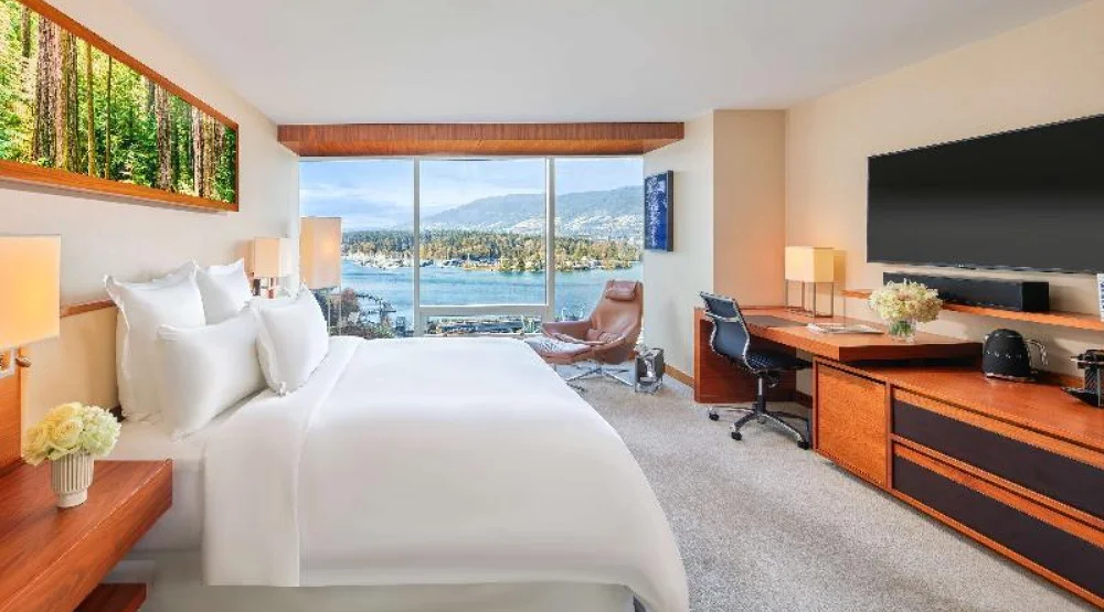 Fairmont Gold Corner Harbor and Mountain View Suite with King Bed at Fairmont Pacific Rim