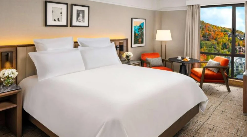 Corner Luxury Residence One King, Newly Renovated at Fairmont Tremblant