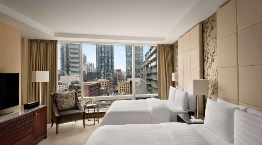 Deluxe King Room at Shangri-La Toronto