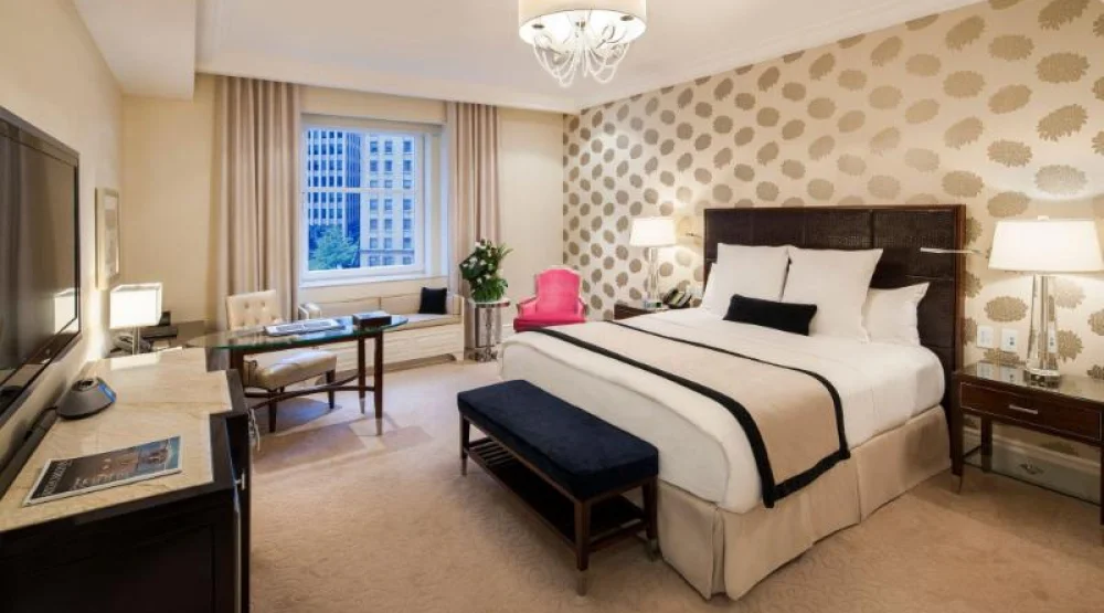 Deluxe King, Guest Room, One King at The Ritz-Carlton Montreal