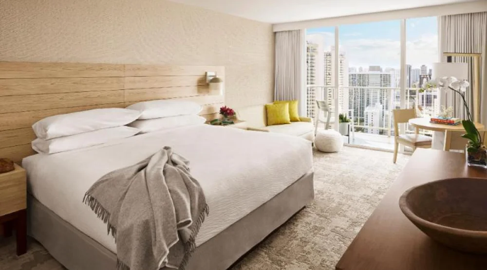 Classic One King at Alohilani Resort Waikiki Beach