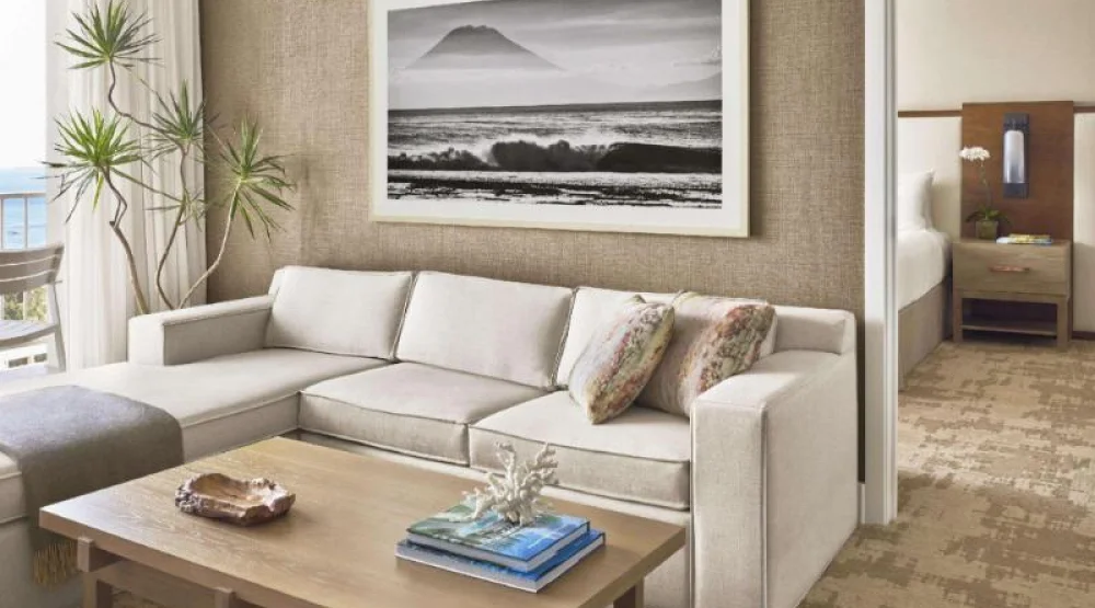 Premier Oceanfront View One King at Alohilani Resort Waikiki Beach