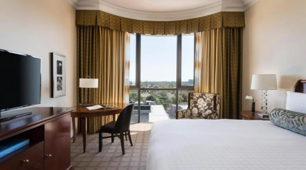 Signature Room with King Bed at Beverly Wilshire A Four Seasons Hotel