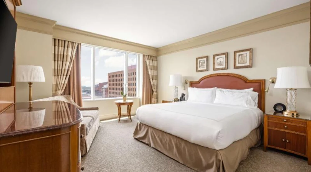 Executive Parlor - No Bed - 650 Square Feet at Conrad Indianapolis