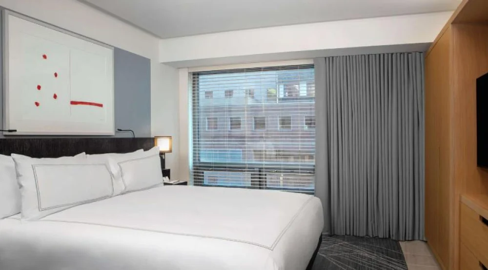 Luxury Corner Suite King Bed at Conrad New York Downtown