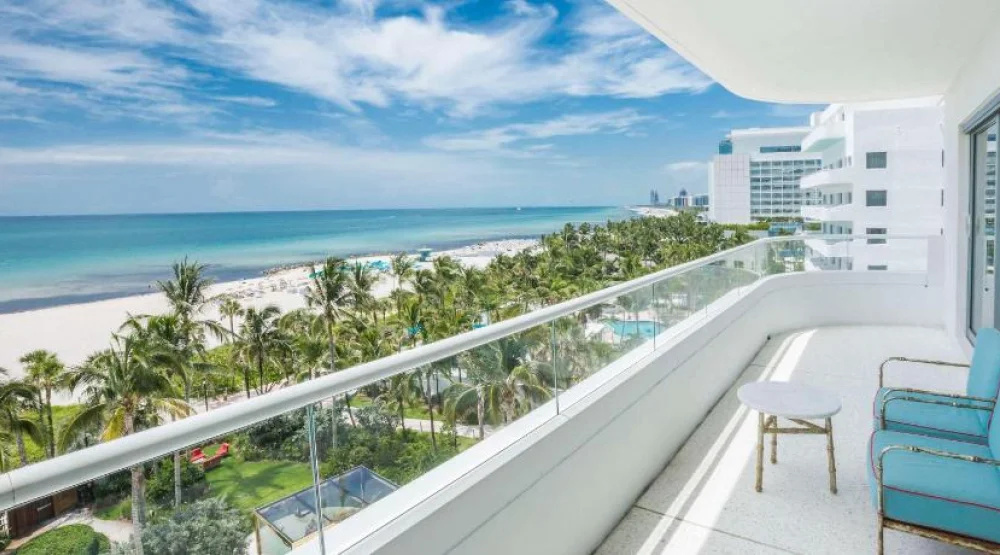 Corner Junior King Suite - Wheelchair Accessible/oceanfront View at Faena Hotel Miami Beach