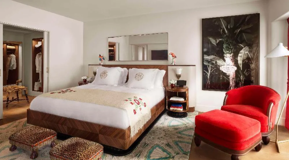 Premier Oceanfront Corner One Bedroom Suite One King Bed, 146sm/1571sf at Faena Hotel Miami Beach