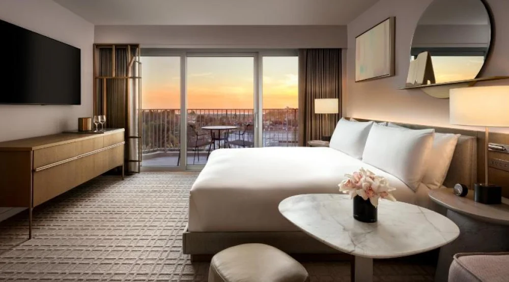 Deluxe Sunset View One King at Fairmont Century Plaza