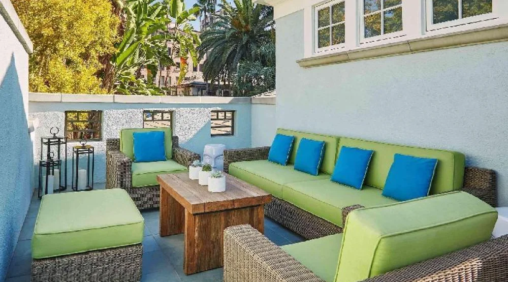 Bi-level Bungalow Suite Kg Ns at Fairmont Miramar Hotel & Bungalows