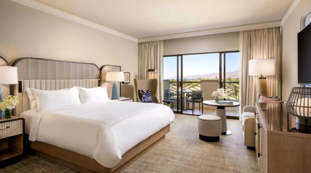 Fairmont Gold One King, 522 Sf/48 Sm, Premium Ocean View at Fairmont Orchid Hawaii