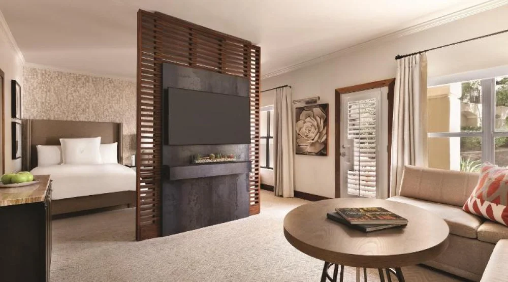 Fairmont Gold Jr Suite Two Queen- Loun Ge Access with Breakfast, Patio Or Balcony, Tub at Fairmont Scottsdale Princess