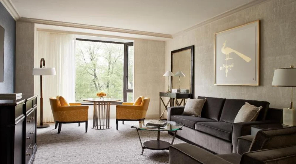 Deluxe Four Seasons Executive Suite Garden View at Four Seasons Boston