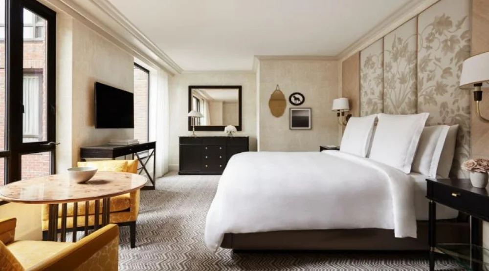 Courtyard View King at Four Seasons Boston