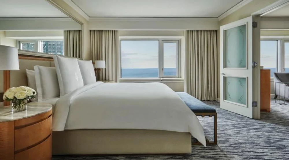 Premier Lake View Executive Suite King Bed at Four Seasons Hotel Chicago
