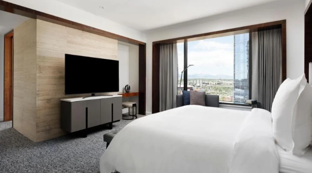 Deluxe Mountain Room Accessible Room Double Beds at Four Seasons Hotel Denver