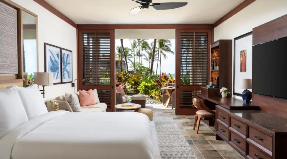 Partial Ocean-view Room with One King Bed at Four Seasons Resort Hualalai