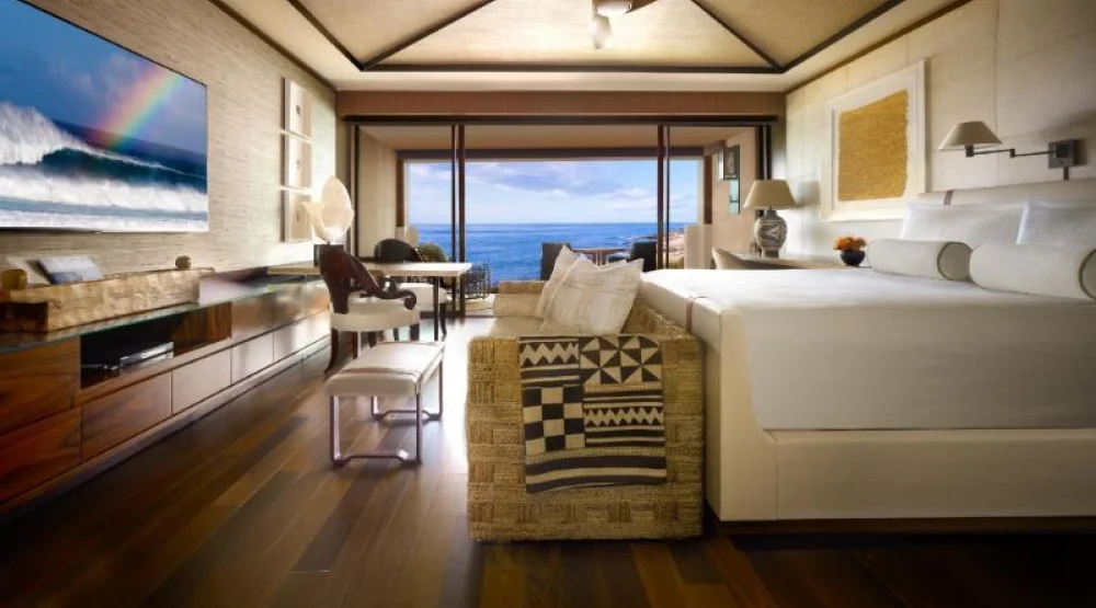 Oceanfront Room with King Bed - Accessible at Four Seasons Resort Lanai