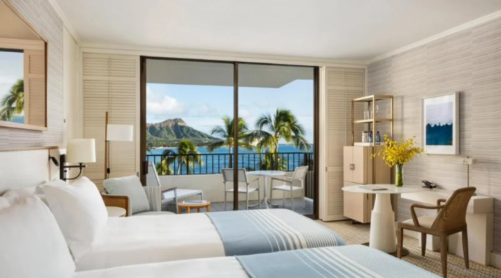 Diamond Head Oceanfront Twins at Halekulani Hotel