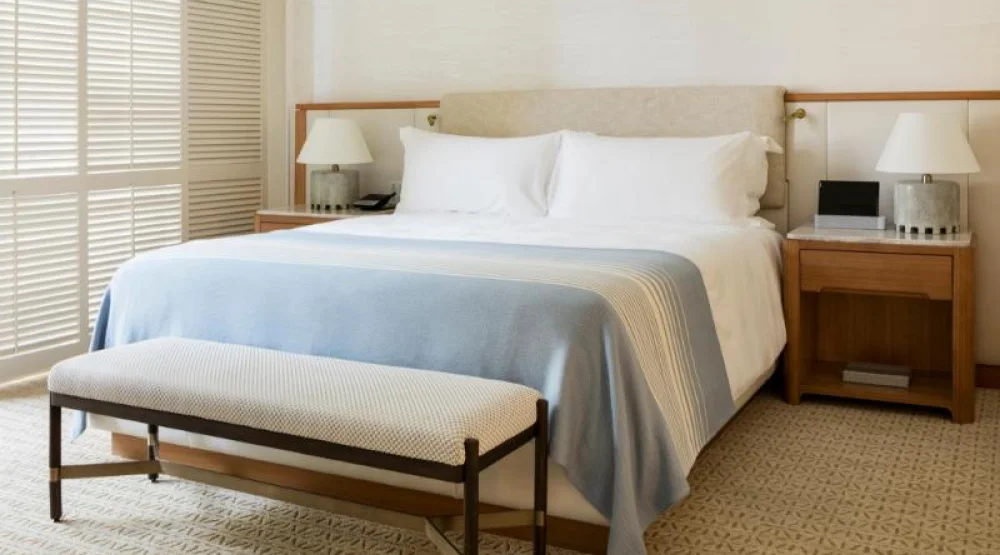 Poolside Suite at Halekulani Hotel