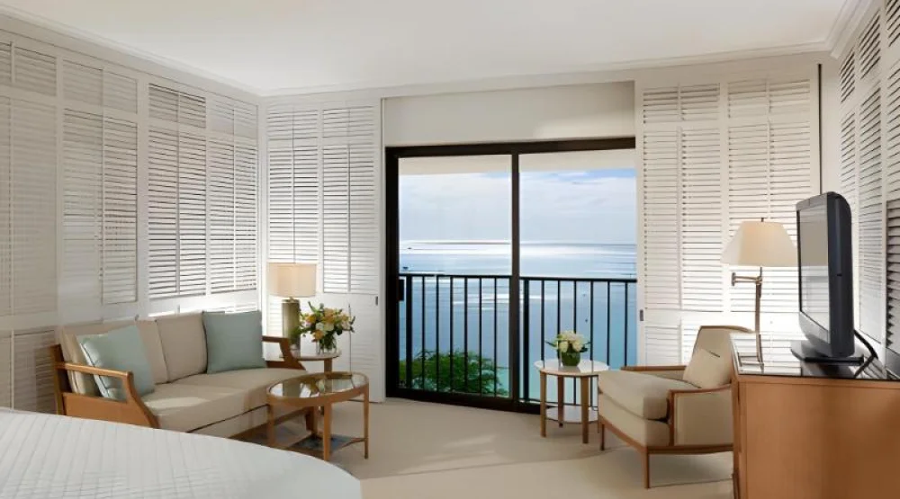 Ocean Junior Suite King at Halekulani Hotel