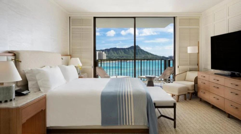 Diamond Head Prime Suite One Bedroom at Halekulani Hotel