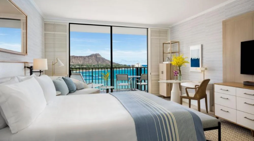 Diamond Head Oceanfront Prime King at Halekulani Hotel
