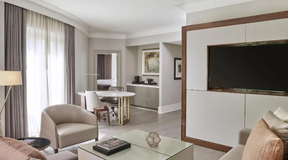 The Metropolitan Suite at Hotel Crescent Court