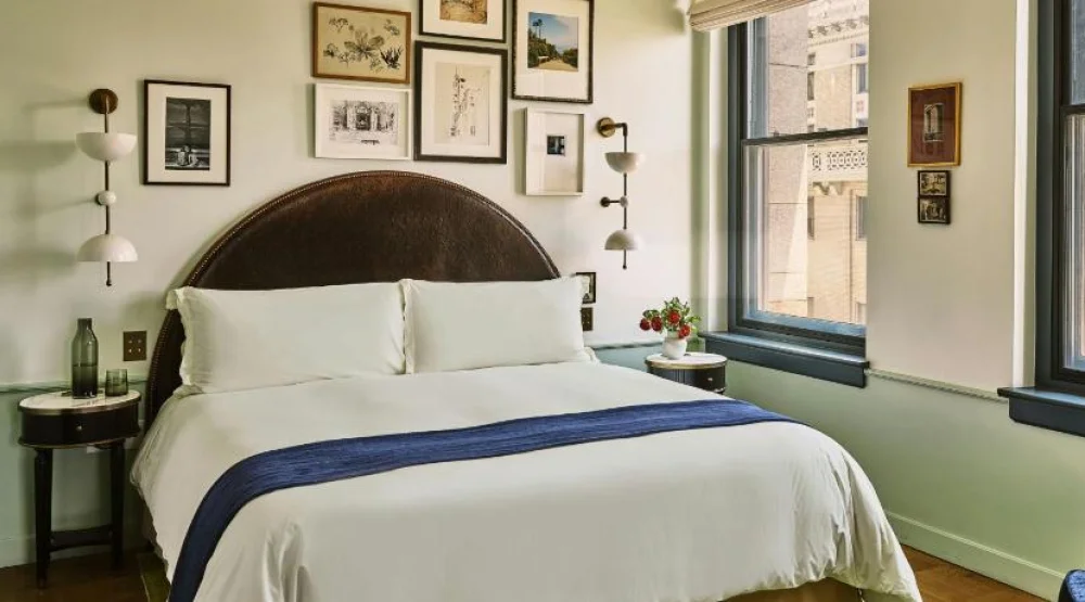 Study, Guest Room, One King at Hotel Per La Autograph Collection