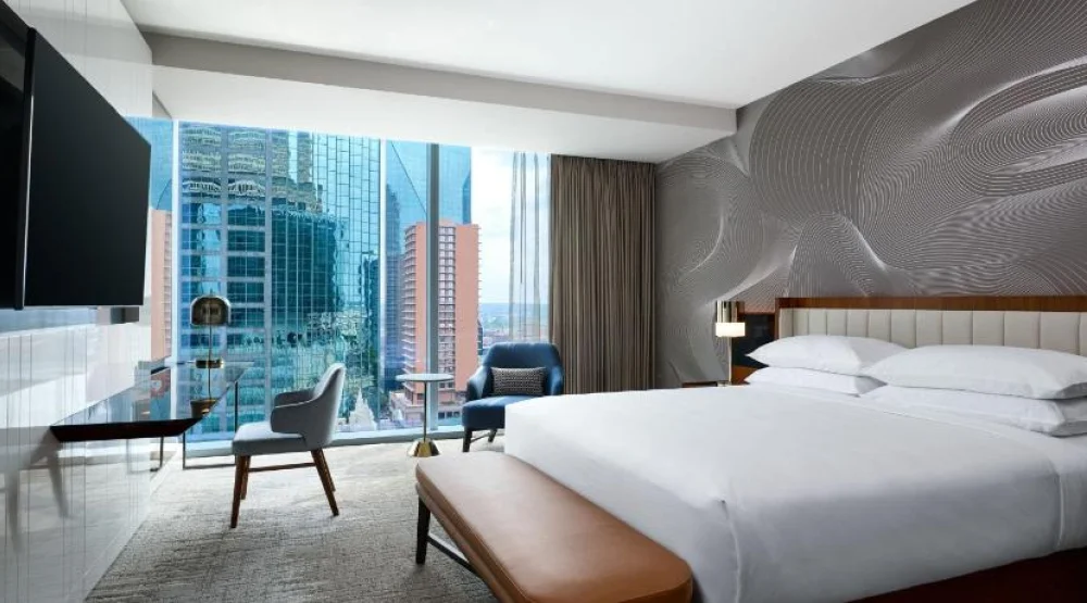 Club King, Club Level, Guest Room, One King at JW Marriott Dallas Arts District