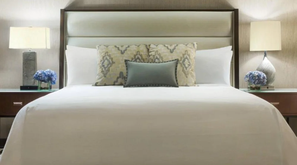 Superior, Larger Guest Room, One King at JW Marriott Houston Downtown