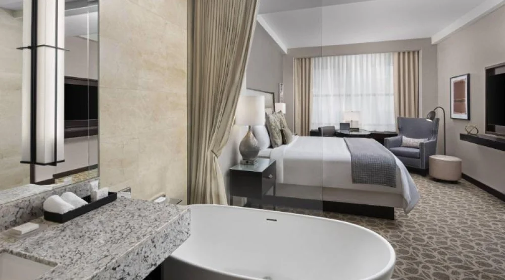 Concierge Level, Larger Guest Room, One King at JW Marriott Houston Downtown