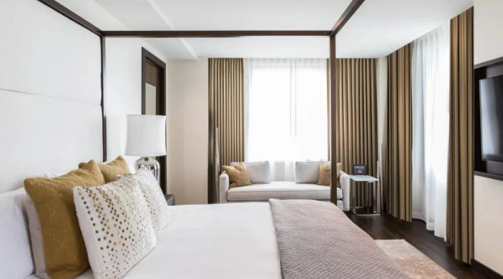 Presidential Suite, Concierge Lounge Access, One King at JW Marriott Houston Downtown