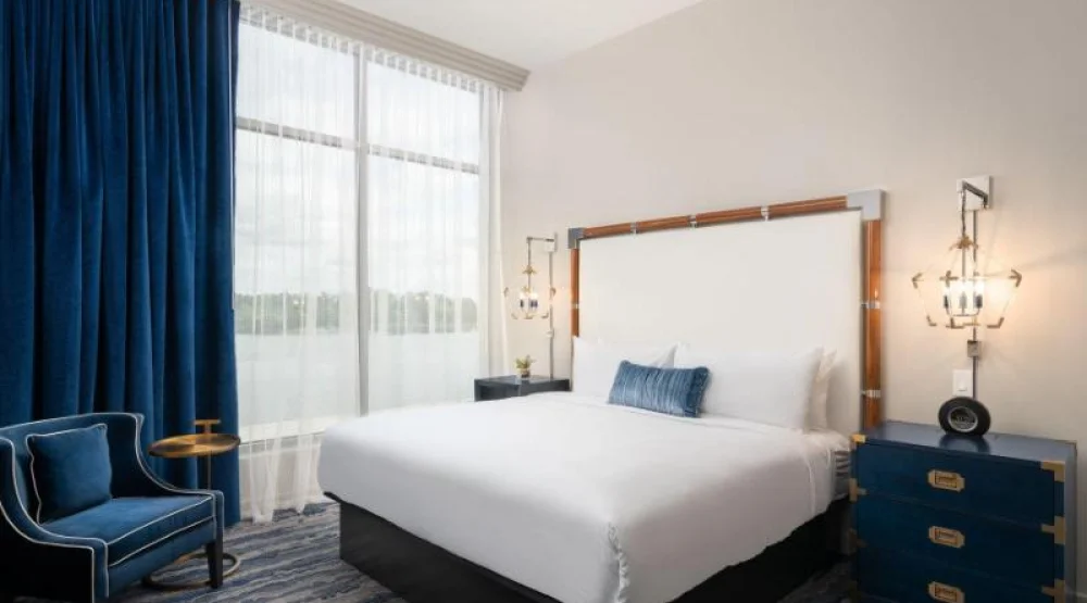 Deluxe Guest Room, One King, River View at JW Marriott Savannah Plant Riverside District