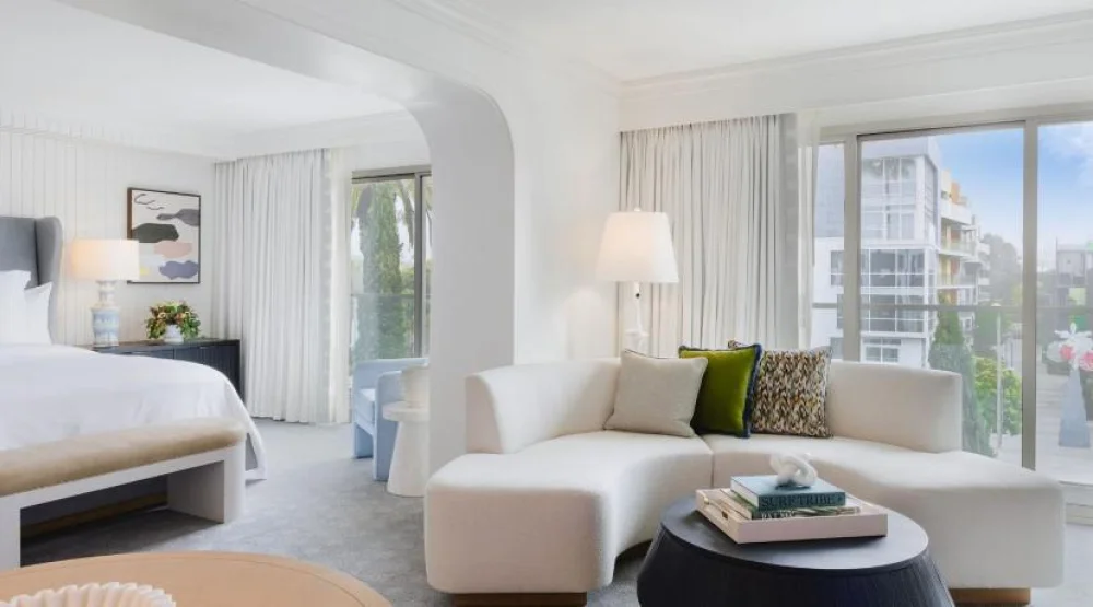 The 720 City View Queen Room at Regent Santa Monica Beach
