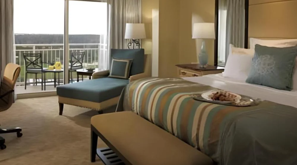 Club Level, Guest Room, One King, Lake View at The Ritz-Carlton Orlando Grande Lakes