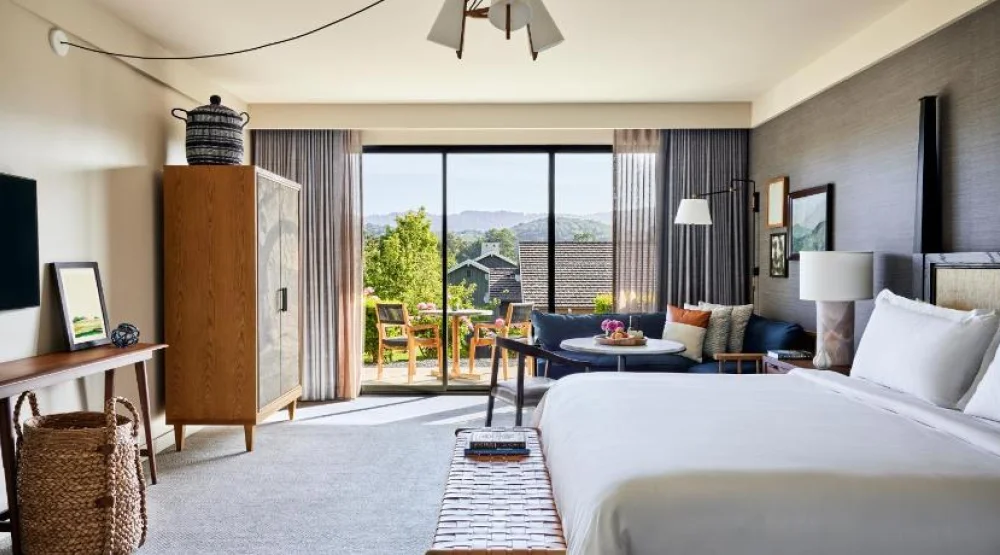 Deluxe King Room at Rosewood Sand Hill