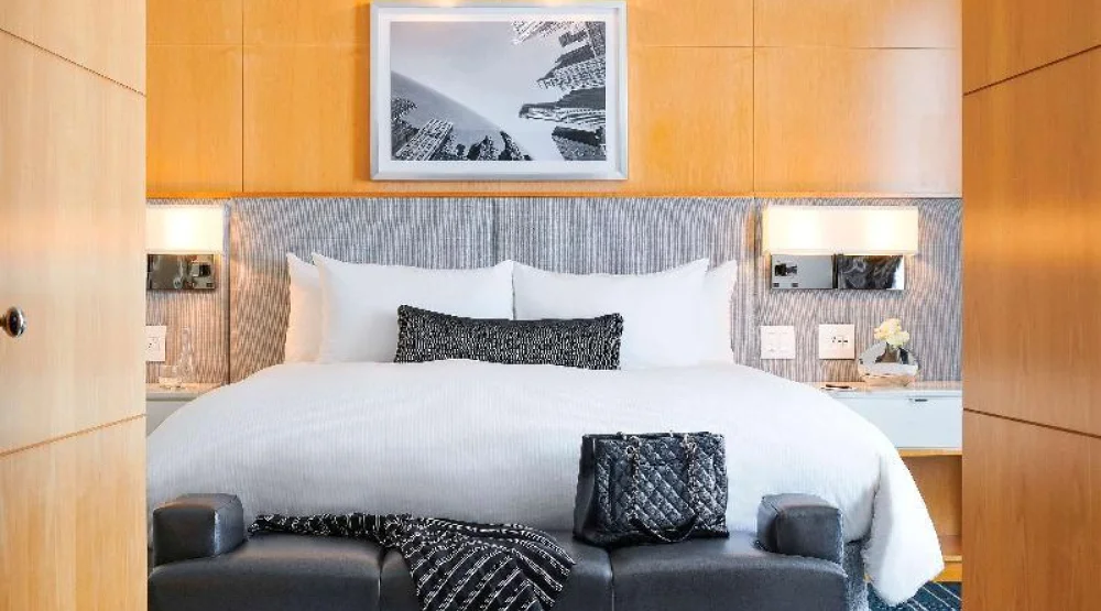 Signature Suite One King, One Sofabed - 700sf, 65sm , One Bedroom, One Living Room at Sofitel Chicago Magnificent Mile