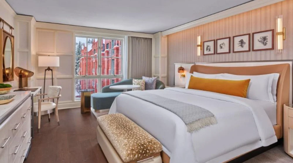 Grand Deluxe King, Guest Room, One King, Mountain View at The St. Regis Aspen Resort