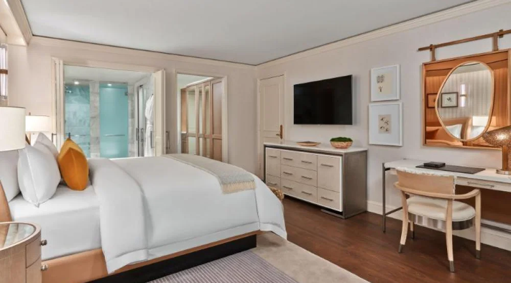 Deluxe King Patio, Guest Room, One King at The St. Regis Aspen Resort