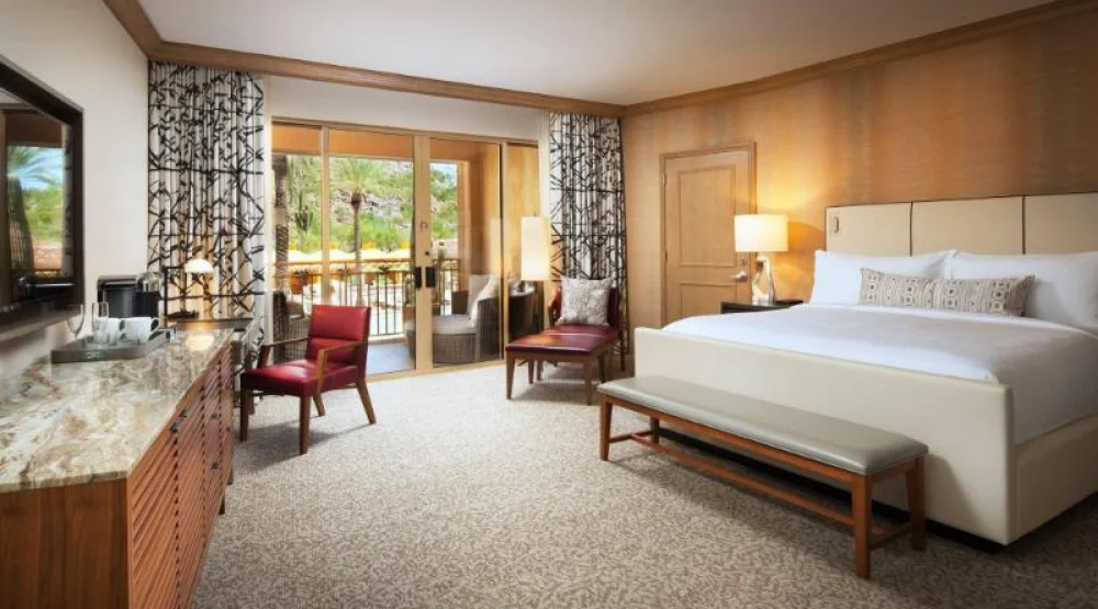 Guest Room, One King at The Canyon Suites at The Phoenician Luxury Collection