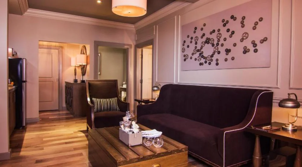 Parlour Suite King Non Smoking at The Cromwell Hotel & Casino