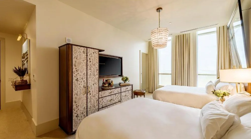 Grand Queens at The Dewberry Charleston