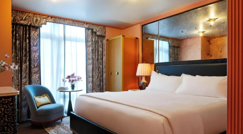 Nomad Queen at The Fifth Avenue Hotel