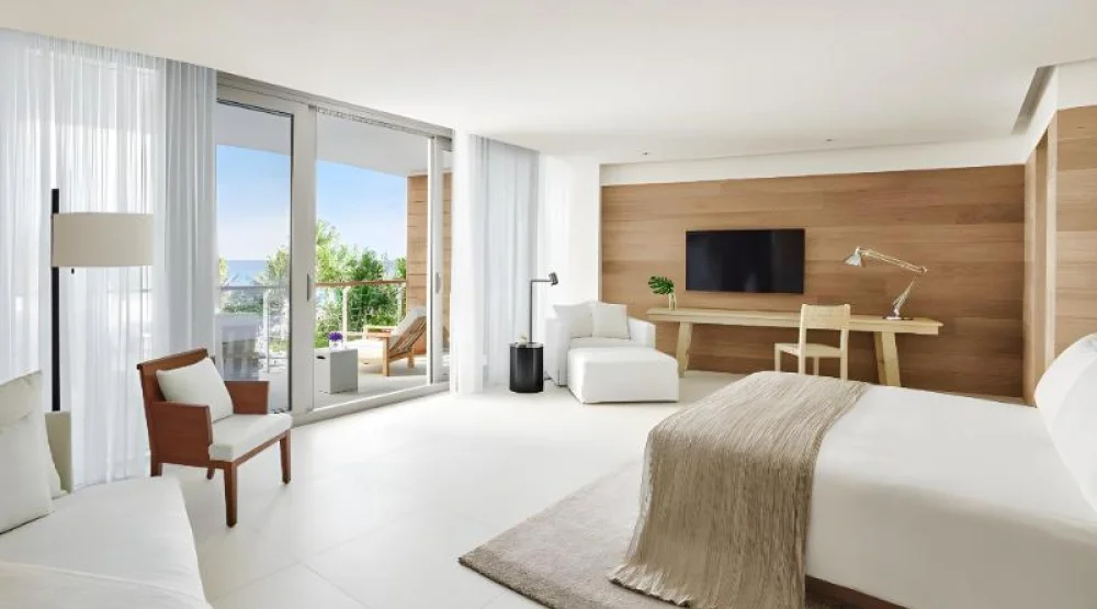 Oceanview King, Guest Room, One King, Ocean View at The Miami Beach Edition