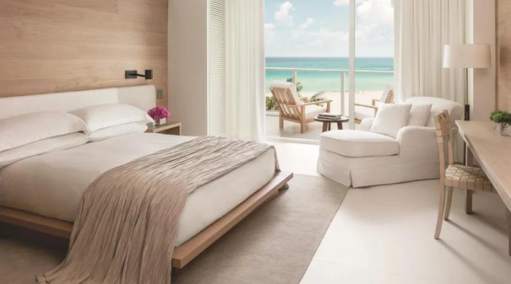 Oceanfront King, Guest Room, One King, Oceanfront, Balcony at The Miami Beach Edition