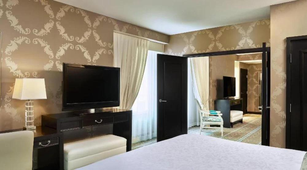 Club Level, Suite, One King at The Nines a Luxury Collection Hotel Portland