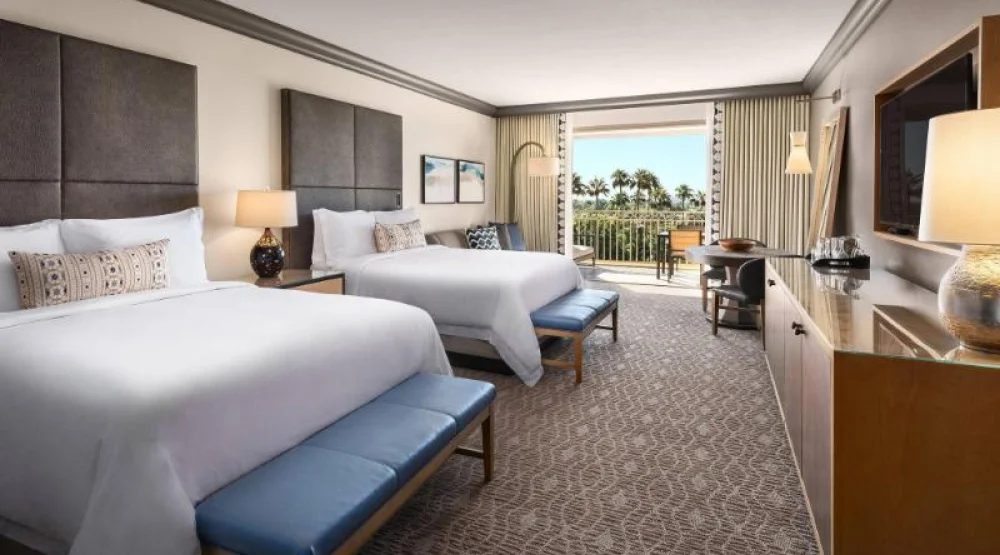 Grand Deluxe, Guest Room, Two Queen, Pool View at The Phoenician a Luxury Collection Resort