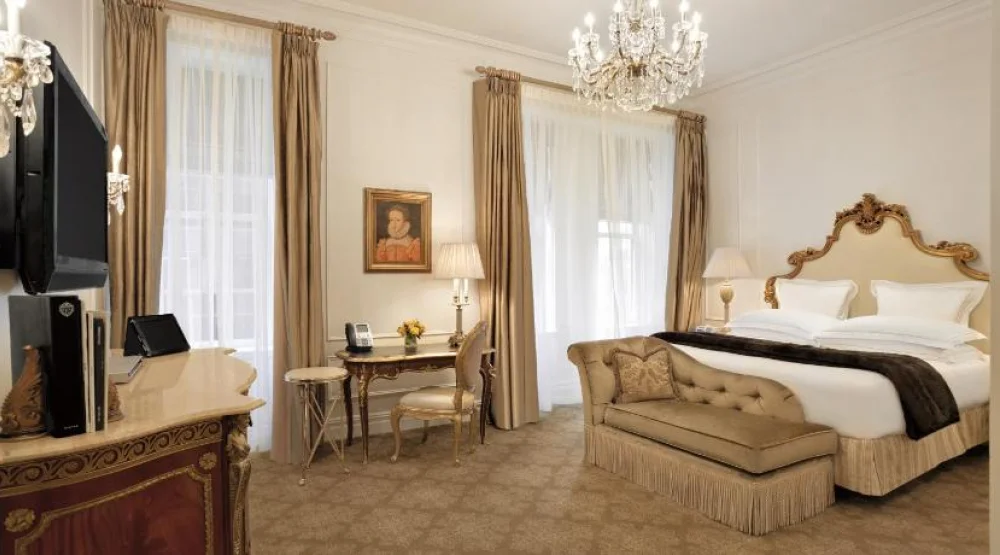 Deluxe King Room at The Plaza New York