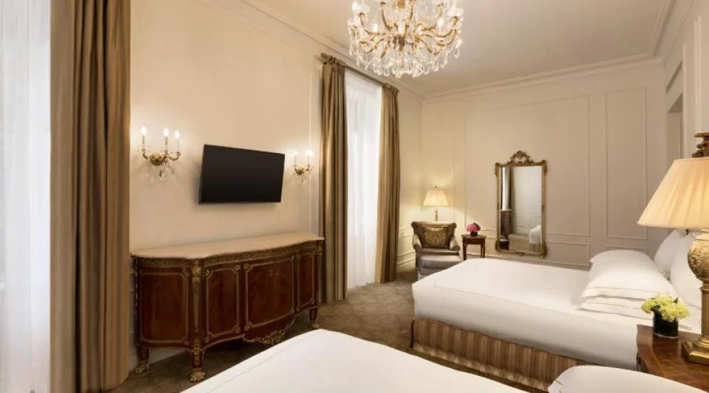 Deluxe Two Queens 600sf- 55sm at The Plaza New York